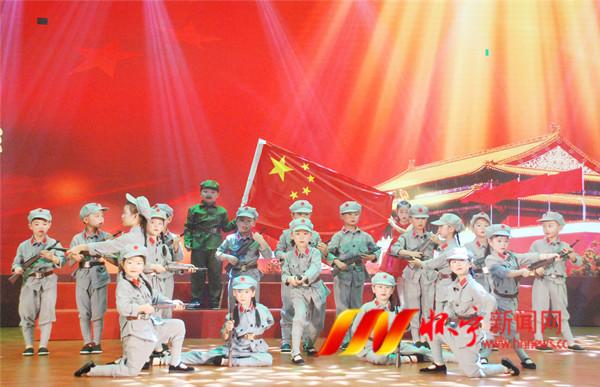 马化腾年会同款毛衣火出圈 京东同款红毛衣仅售66元